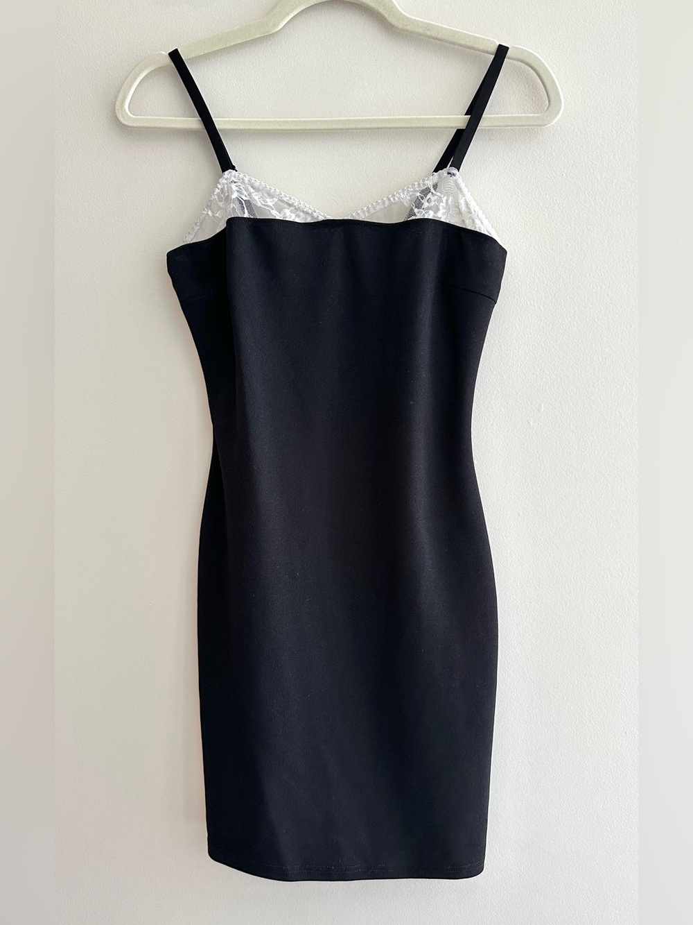 Madden Girl Black and White Bodycon Lace Trim Mini Dress, Size Medium